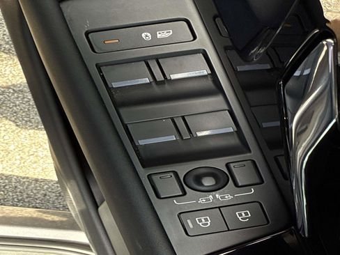 Certified 2025 Land Rover Range Rover Evoque S image 18