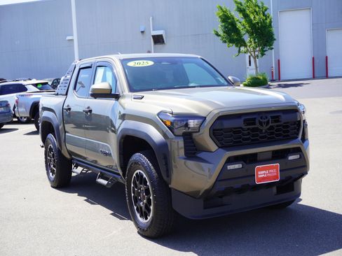 Used 2025 Toyota Tacoma TRD Off-Road w/ TRD Off Road Premium Package AWD/4WD image 1
