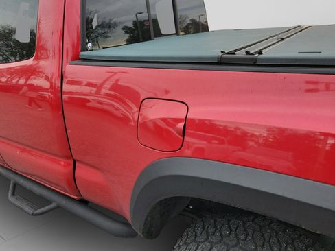 Used 2017 Toyota Tacoma TRD Off-Road image 23