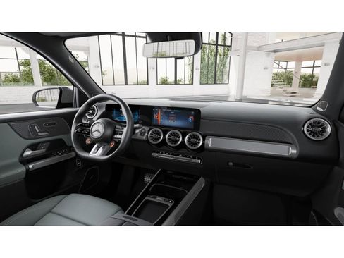 Used 2025 Mercedes-Benz GLB 35 AMG 4MATIC image 6