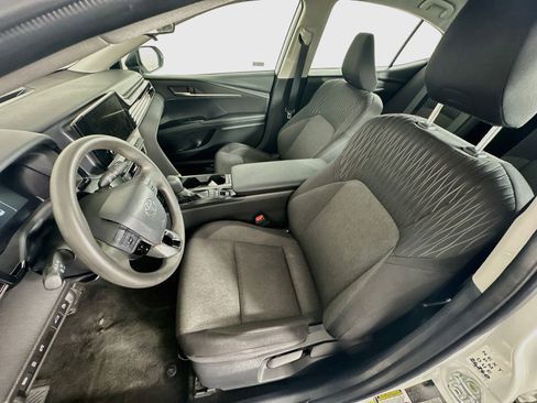 Used 2025 Toyota Camry LE FWD image 13