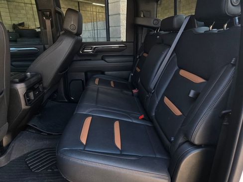 Used 2024 GMC Sierra 2500 AT4 w/ AT4 Premium Plus Package AWD/4WD image 18