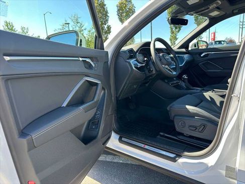 New 2025 Audi Q3 2.0T Premium image 19