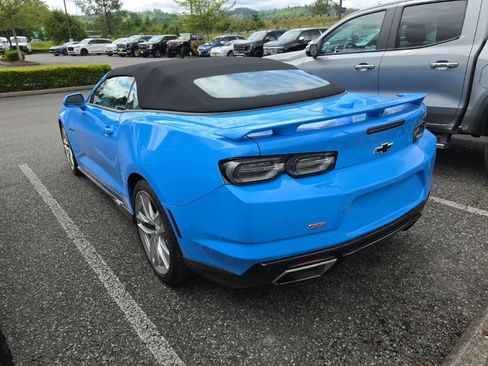 Used 2022 Chevrolet Camaro SS w/ Design Package 3 RWD image 3