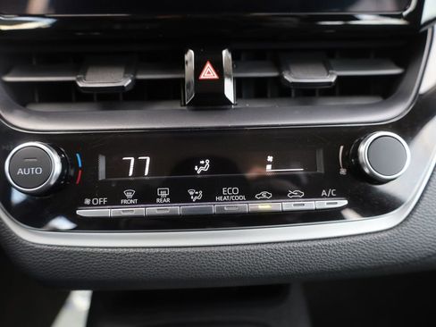 Used 2024 Toyota Corolla LE image 27