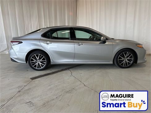 Used 2021 Toyota Camry XLE w/ Navigation Upgrade Package image 2