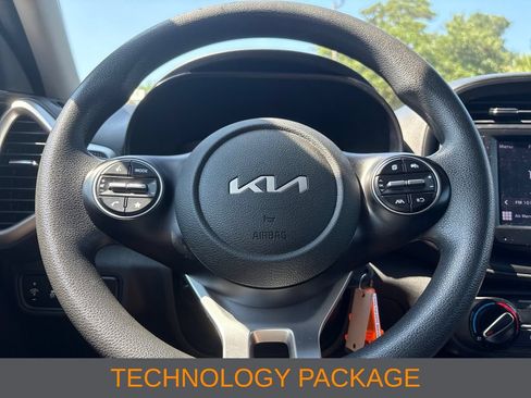 Used 2023 Kia Soul LX w/ Option Group 015 FWD image 9