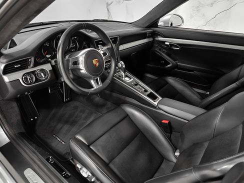 Used 2014 Porsche 911 Turbo S image 16