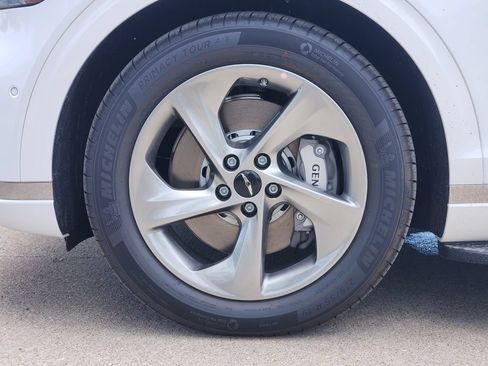 New 2026 Genesis GV70 2.5T Advanced AWD/4WD image 9