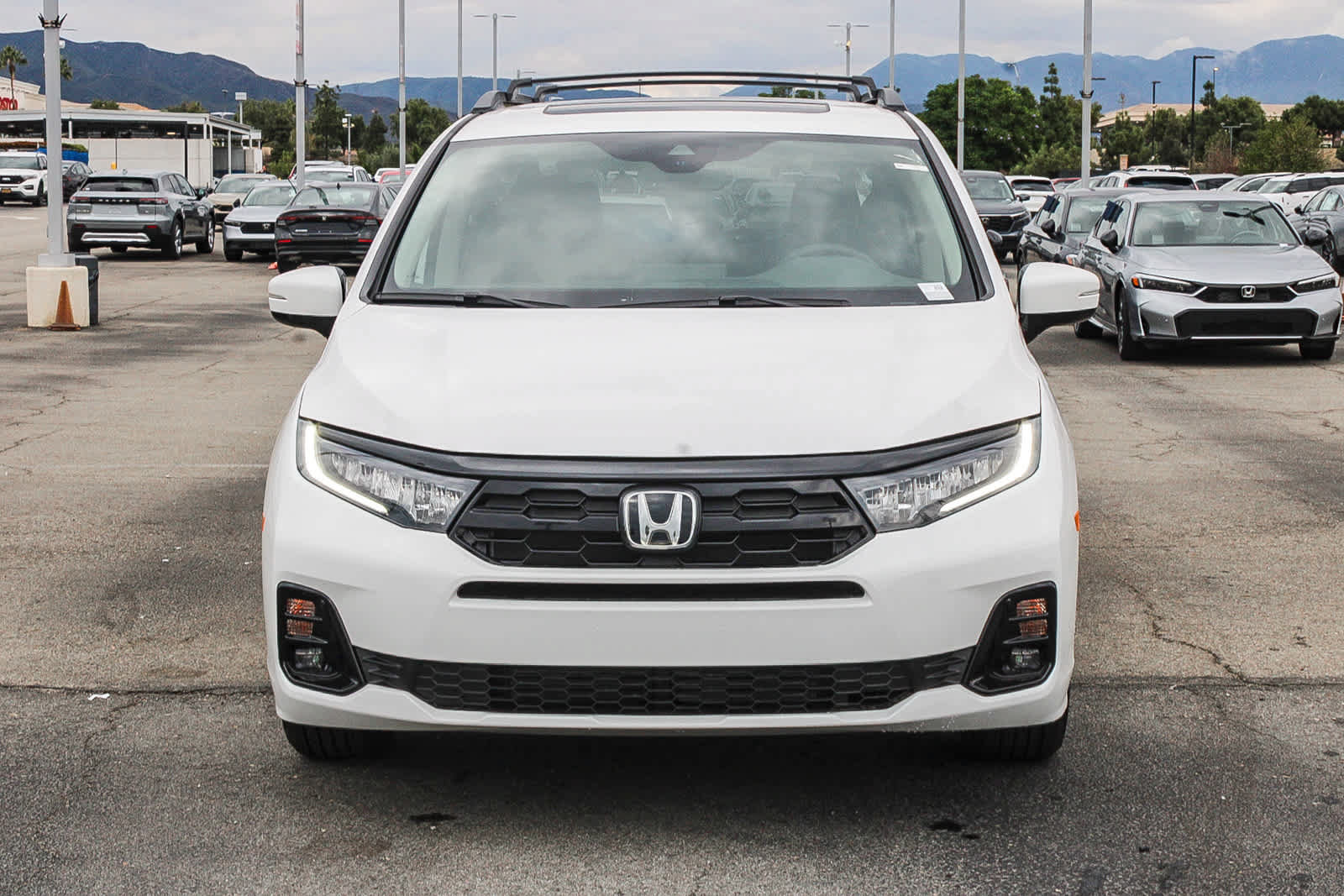 New 2027 Honda Odyssey Elite image 2