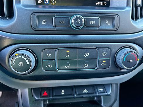 Used 2022 Chevrolet Colorado W/T w/ Custom Special Edition image 12