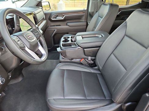 Used 2025 GMC Sierra 1500 SLT RWD image 10