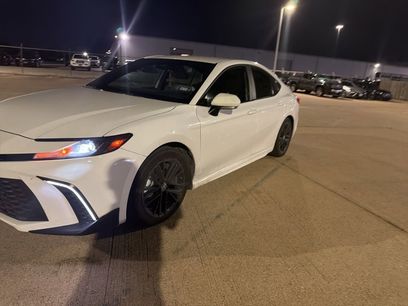 Used 2025 Toyota Camry SE w/ Convenience Package