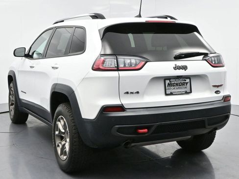 Used 2022 Jeep Cherokee Trailhawk w/ Premium Leather Package AWD/4WD image 5