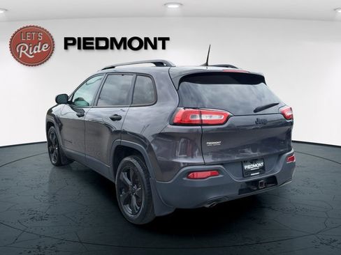 Used 2017 Jeep Cherokee Sport image 8