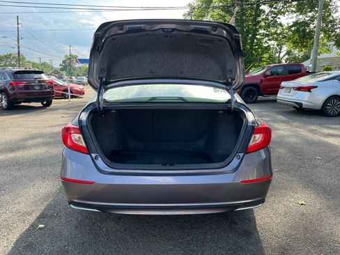 Used 2018 Honda Accord EX image 9