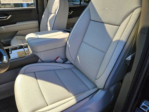 New 2026 GMC Yukon Denali image 23