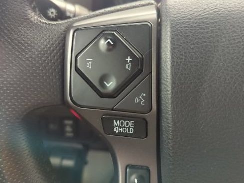Used 2020 Toyota Tacoma TRD Off-Road AWD/4WD image 12