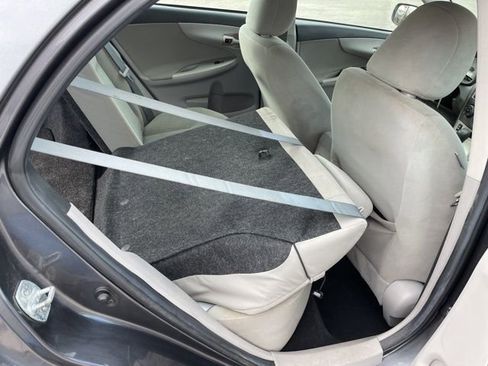 Used 2013 Toyota Corolla LE image 47