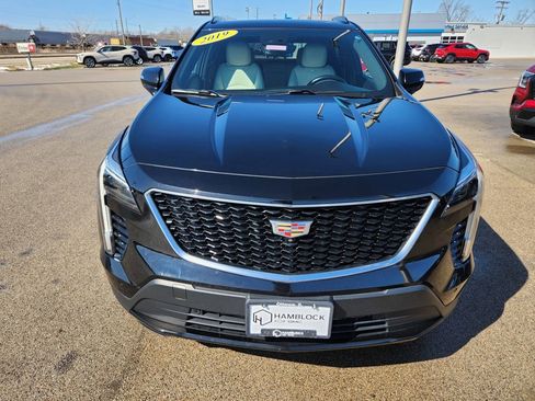 Used 2019 Cadillac XT4 Sport w/ Enhanced Visibility Package FWD image 3
