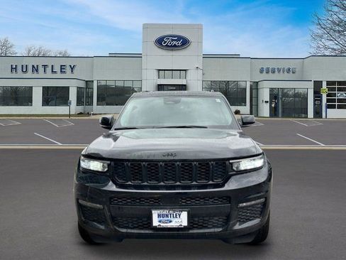 Used 2023 Jeep Grand Cherokee L Limited w/ Black Appearance Package AWD/4WD image 2