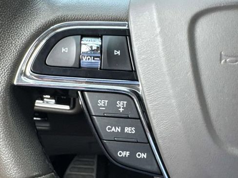 Certified 2023 Lincoln Nautilus AWD w/ Premium Package image 25