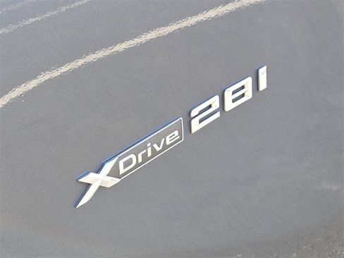 Used 2018 BMW X1 xDrive28i image 11