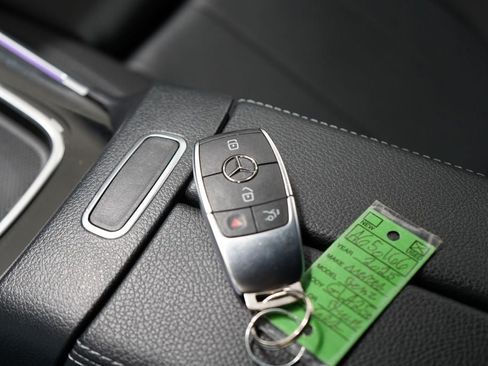 Used 2025 Mercedes-Benz GLA 250 4MATIC image 21