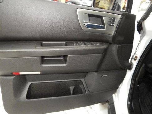 Used 2009 HUMMER H2 image 13