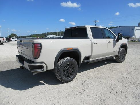 New 2026 GMC Sierra 2500 AT4 w/ AT4 Premium Plus Package AWD/4WD image 5