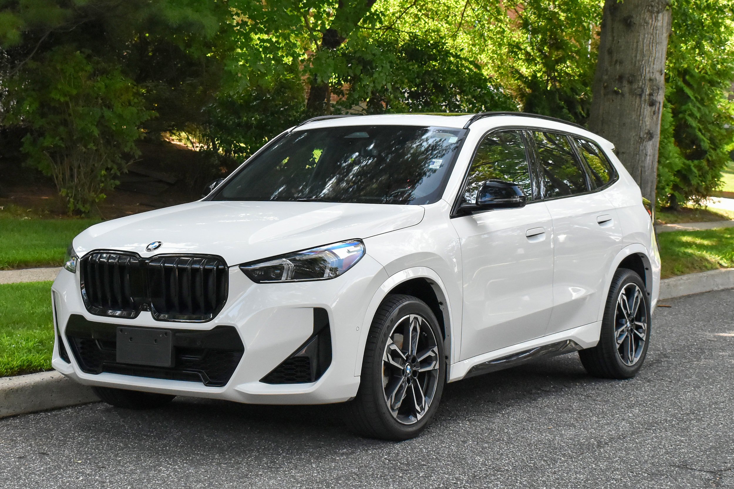 Used 2023 BMW X1 xDrive28i w/ Premium Package AWD/4WD image 3