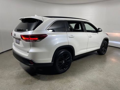 Certified 2019 Toyota Highlander FWD V6 image 3