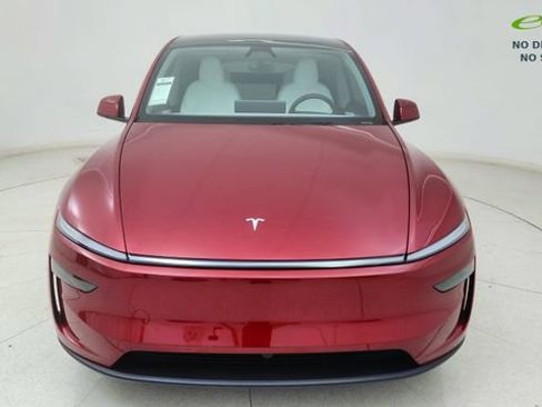 Used 2026 Tesla Model Y Long Range AWD/4WD image 2