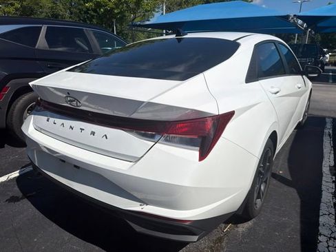 Used 2023 Hyundai Elantra SEL w/ Convenience Package FWD image 7