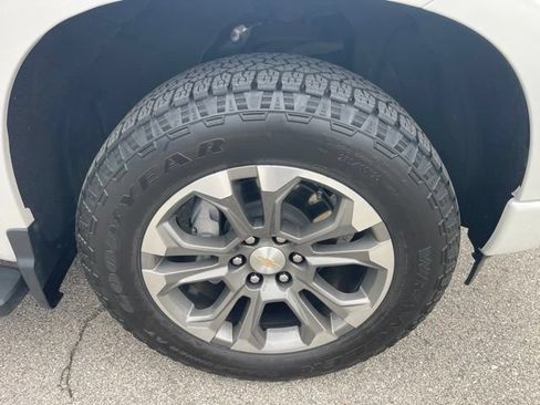 Used 2024 Chevrolet Silverado 1500 High Country AWD/4WD image 32