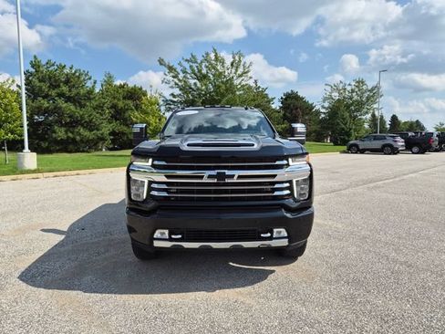 Used 2023 Chevrolet Silverado 2500 High Country w/ Z71 Off-Road Package AWD/4WD image 2