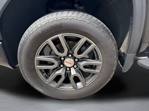 Used 2022 GMC Sierra 1500 AT4 w/ AT4 Carbonpro Edition AWD/4WD image 41