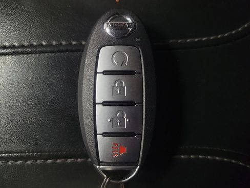 Used 2020 Nissan Rogue SV AWD/4WD image 32