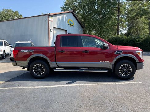 Used 2017 Nissan Titan PRO-4X AWD/4WD image 9