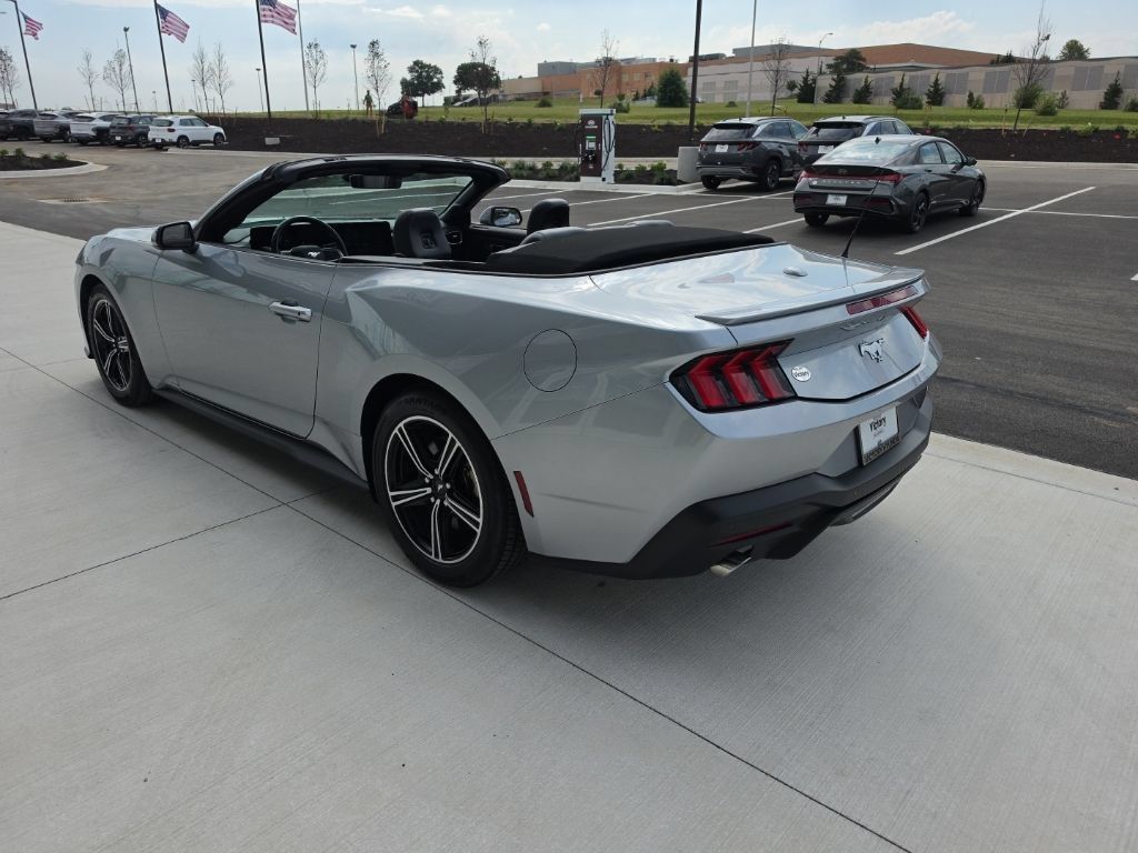 Used 2025 Ford Mustang Premium RWD image 19