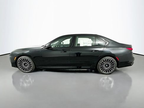 Used 2026 BMW 760i xDrive w/ Executive Package AWD/4WD image 8