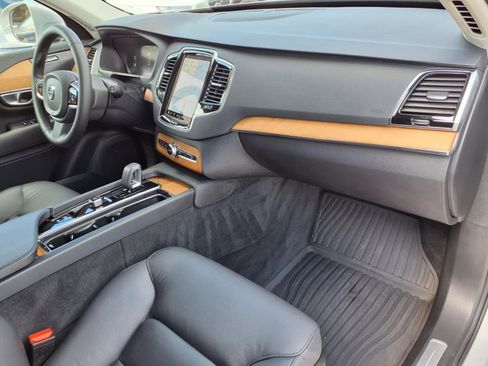 Certified 2024 Volvo XC90 T8 Plus w/ Protection Package Premier image 10