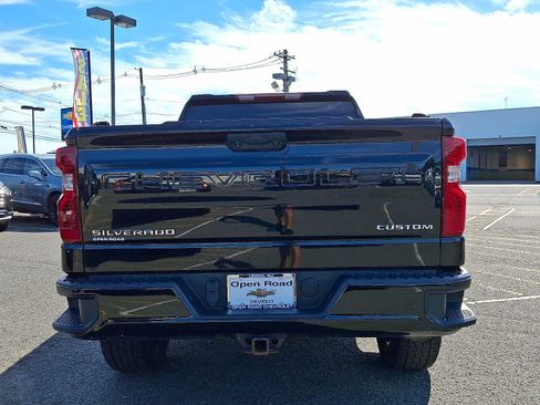 Used 2022 Chevrolet Silverado 1500 Custom Trail Boss AWD/4WD image 6