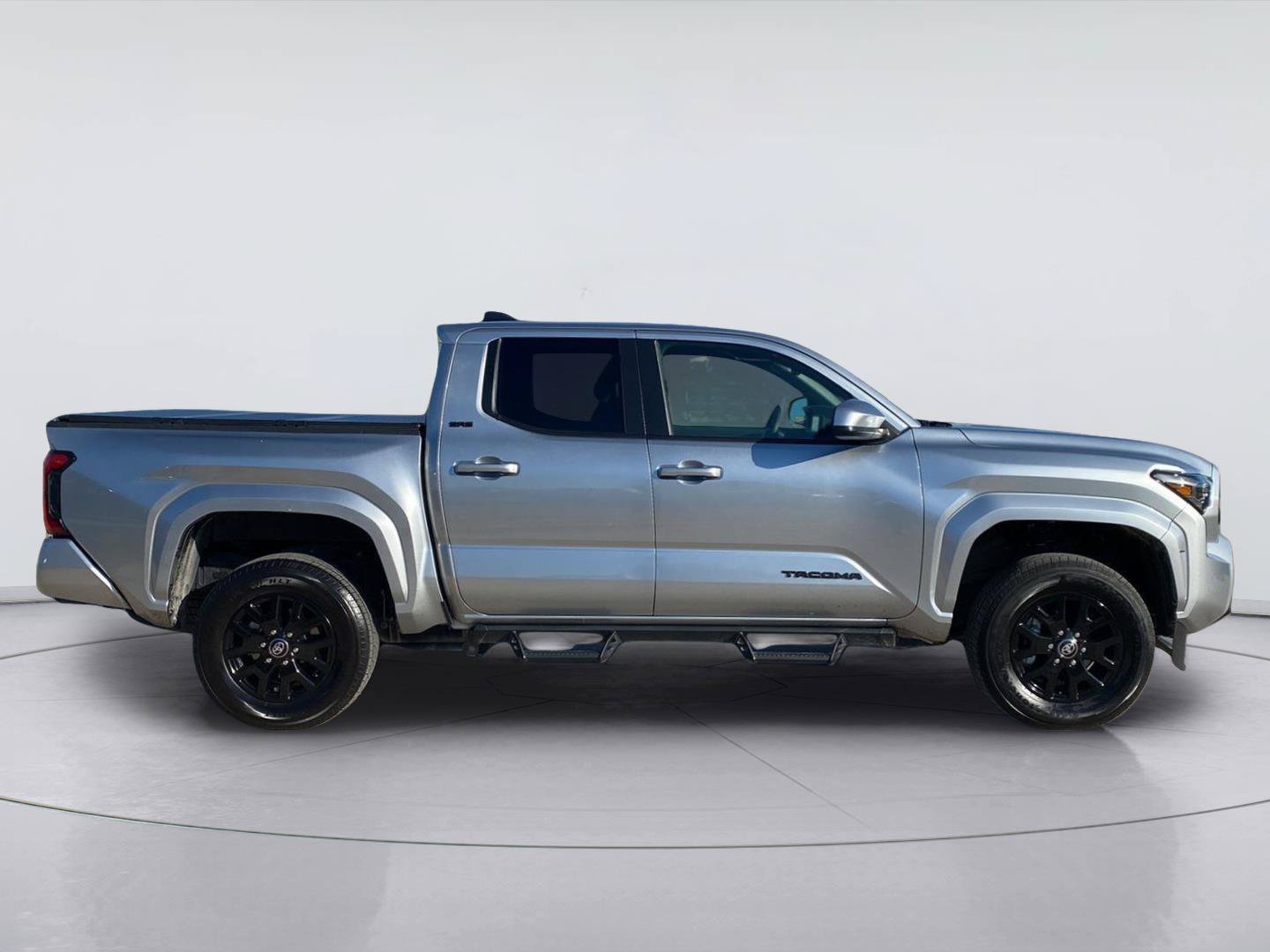 Used 2025 Toyota Tacoma SR5 AWD/4WD image 6