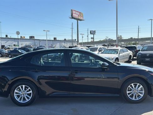 Used 2025 Toyota Camry LE FWD image 6