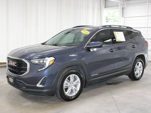 Used 2018 GMC Terrain SLE w/ Driver Convenience Package FWD image 4
