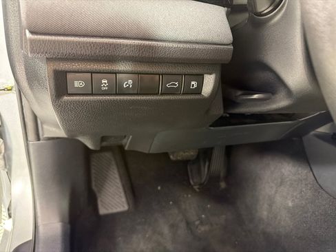 Used 2025 Toyota Camry LE FWD image 14