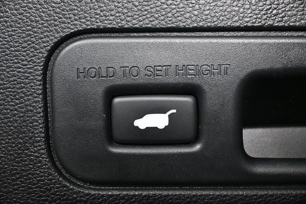 Used 2023 Acura MDX w/ Technology Package FWD image 28