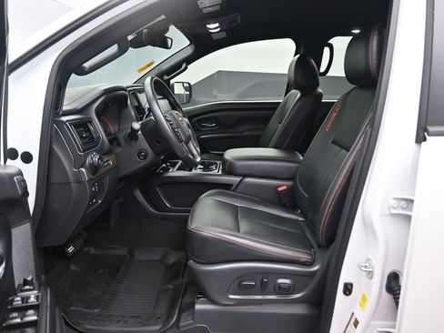 Used 2023 Nissan Titan PRO-4X w/ Pro-4x Convenience Package image 12