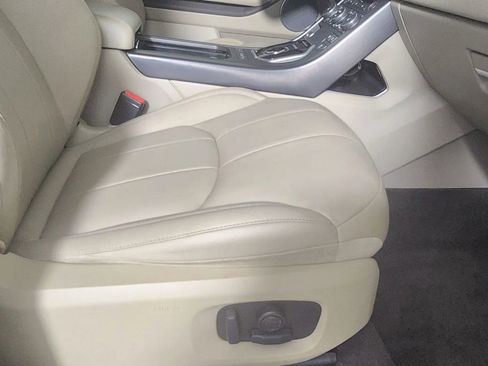 Used 2019 Land Rover Range Rover Evoque SE image 21